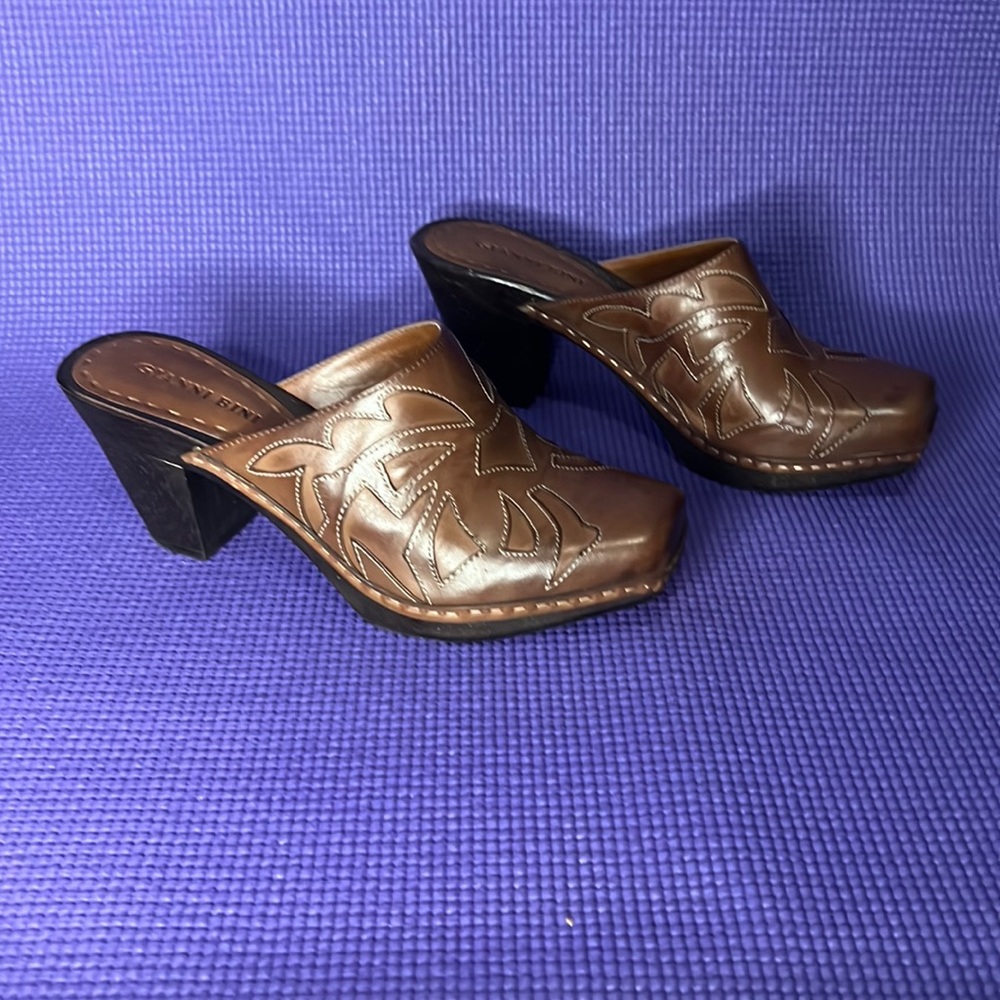 LOVIN GIANNI BINI CLOGS